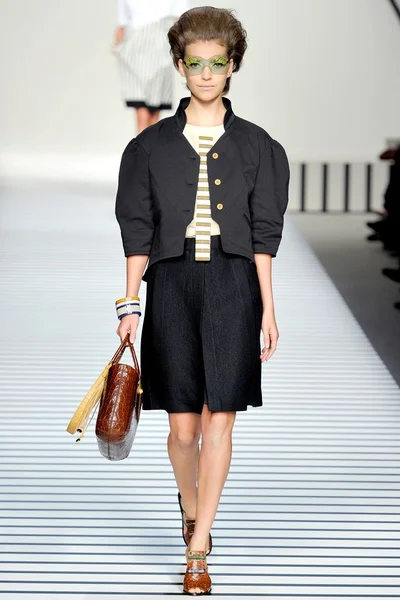 Look 1